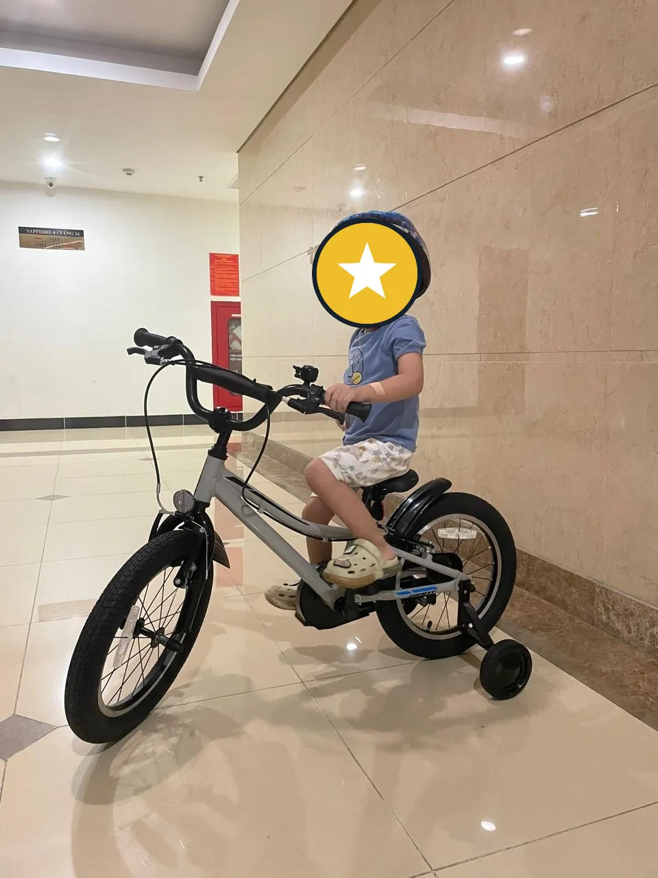 anh trai 3 tuổi nhưng đi xe cho bé 4 tuổi trở lên